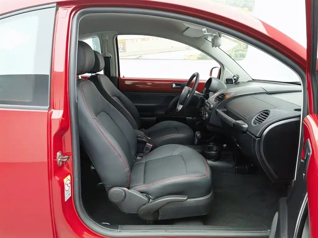 Volkswagen Beetle 2010 Model 1.6 AT фото 23