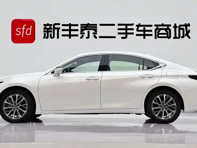 Lexus ES 2025 2025 300h Ultimate Edition
