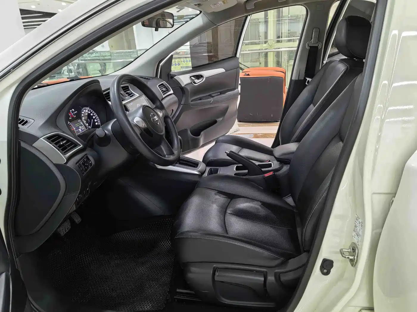 Фото 5 - Nissan Sylphy