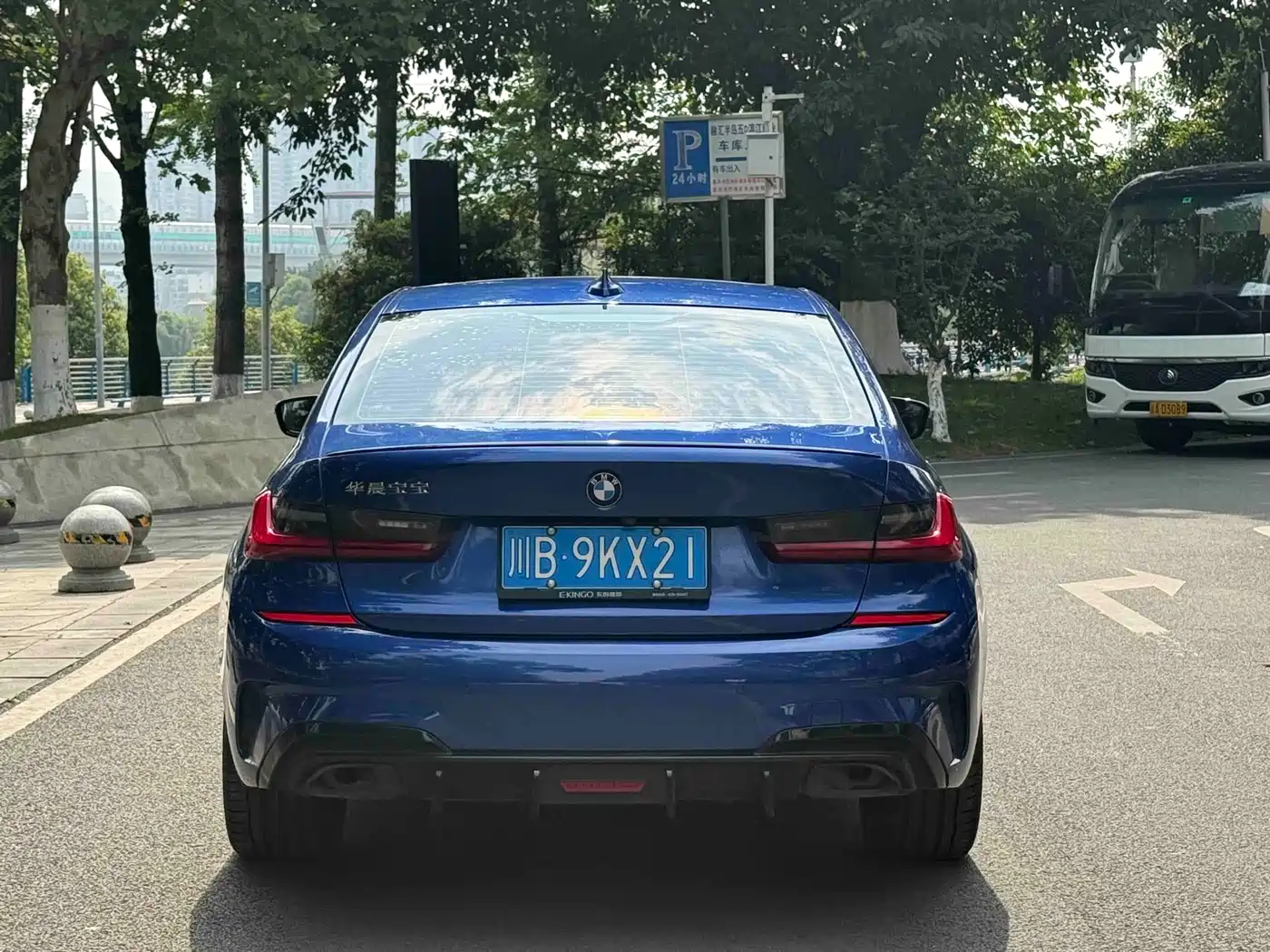 BMW 3 Series 2022 325Li M Sport Shadow Edition фото 8