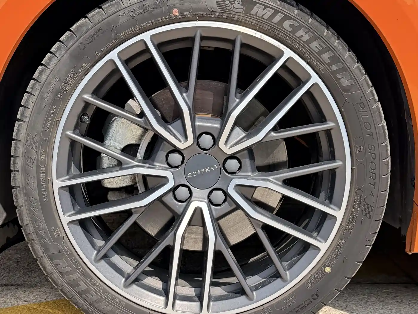 Lynk & Co 02 Hatchback 2021 2.0TD Halo Driving Control Package Edition фото 6