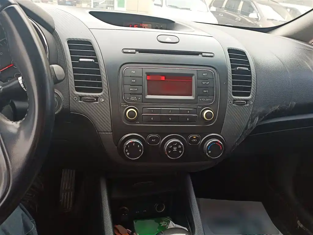 Kia K3 2015 1.6L Automatic GLS фото 10