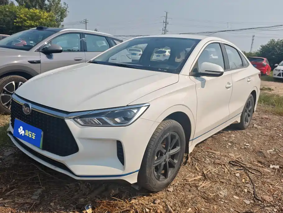 BYD e3 2023 2021 Leading Comfort Edition