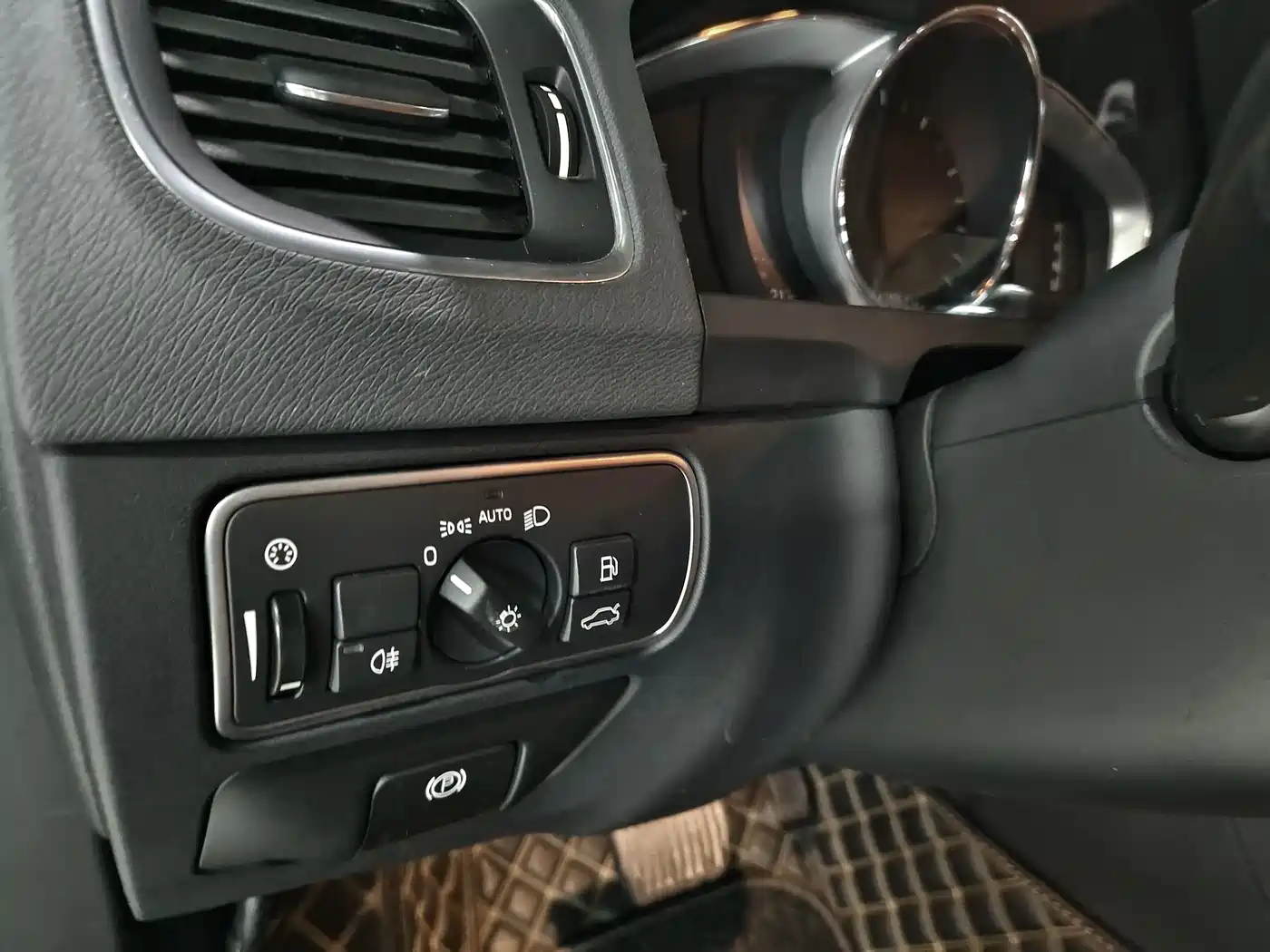 Photo 6 - Volvo S60