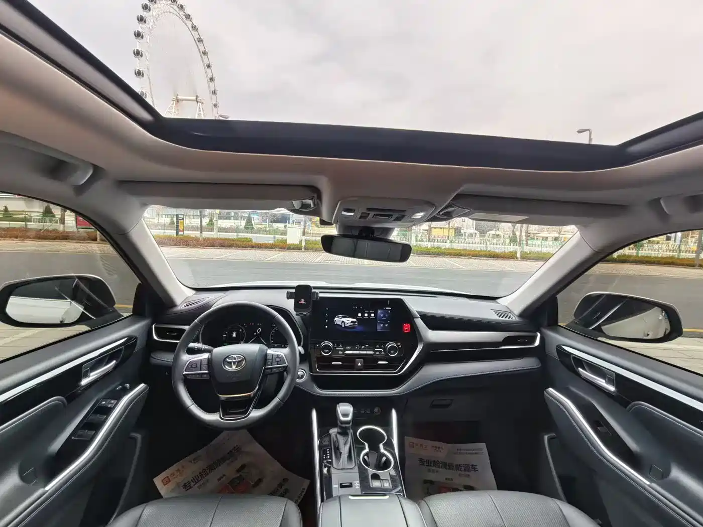 Toyota Highlander 2024 2.5L Smart Hybrid 4WD Luxury 7-seater фото 8