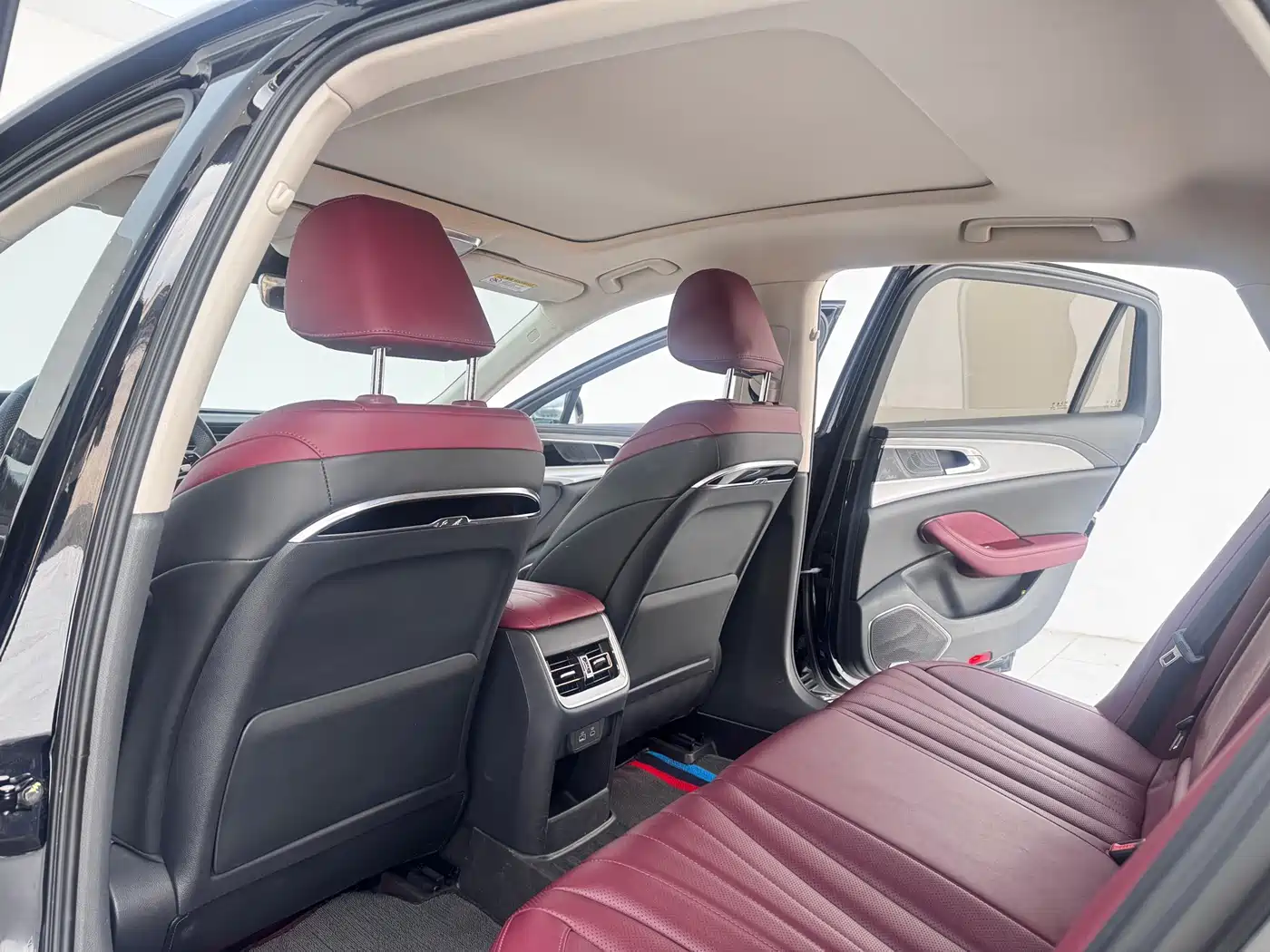 Hongqi H5 2023 1.5T DCT Smart Connect Joy Edition фото 9