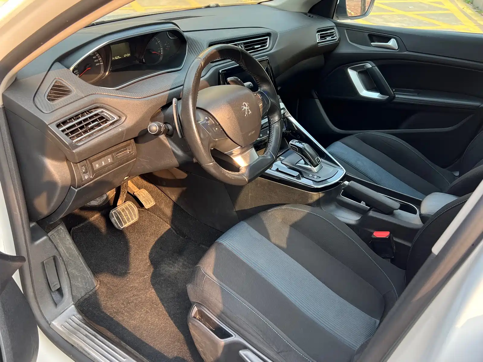 صورة 8 - Peugeot 308