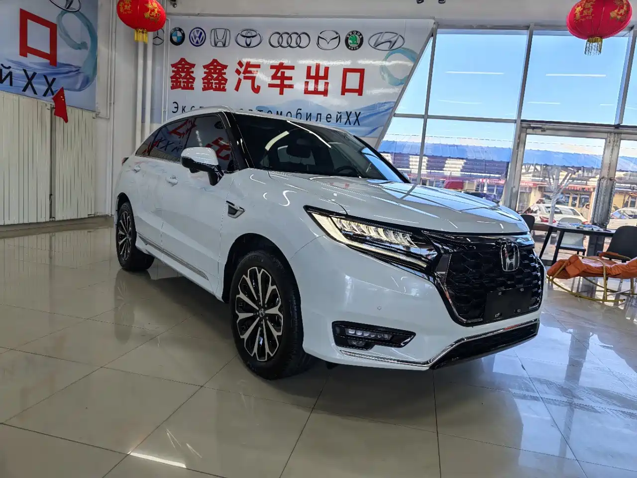 Фото 3 - Honda UR-V