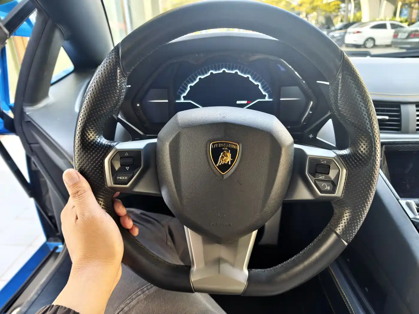 Lamborghini Aventador 2011 LP 700-4 фото 19