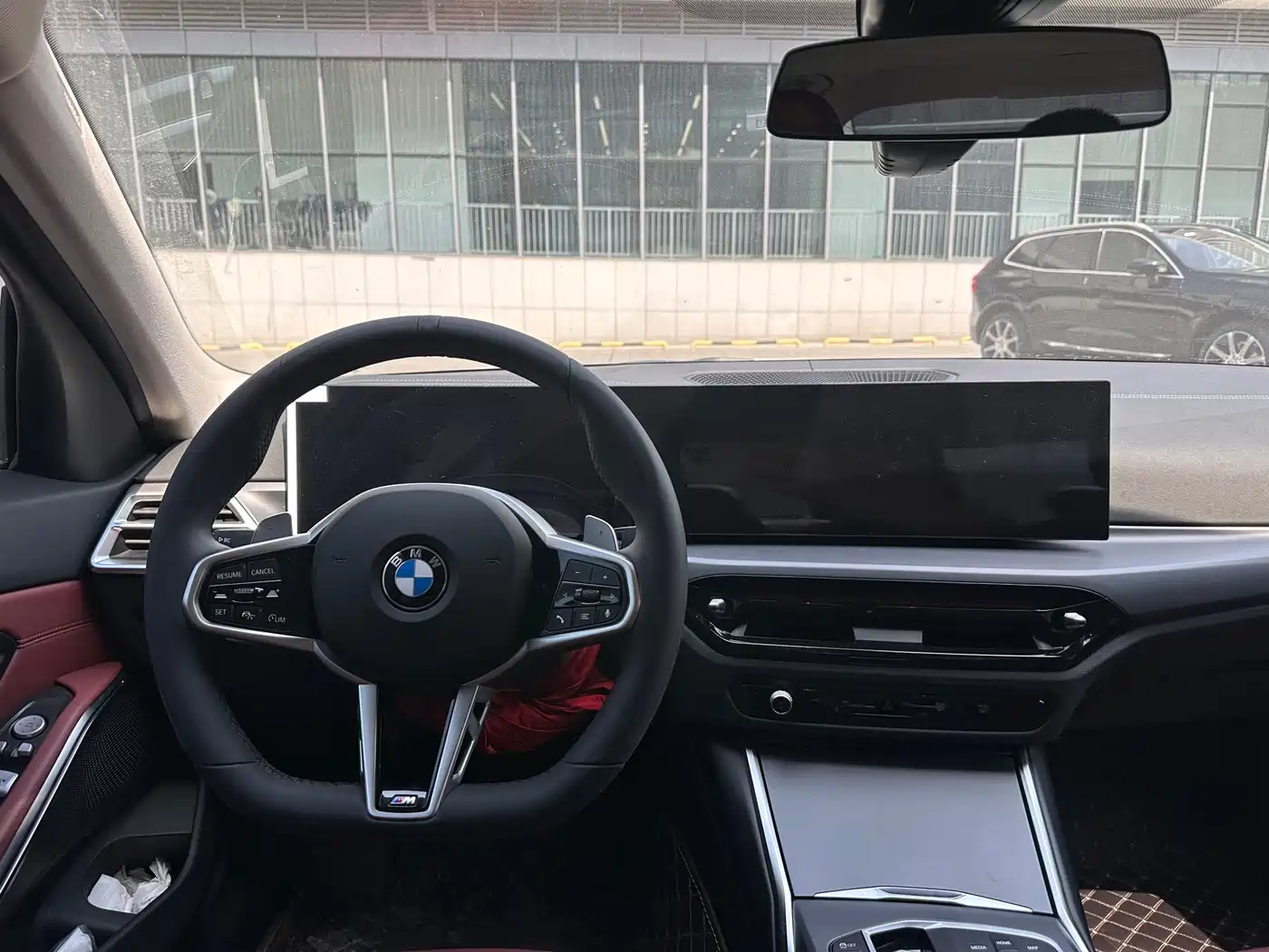 BMW 3 Series 2025 325i M Sport Package фото 8