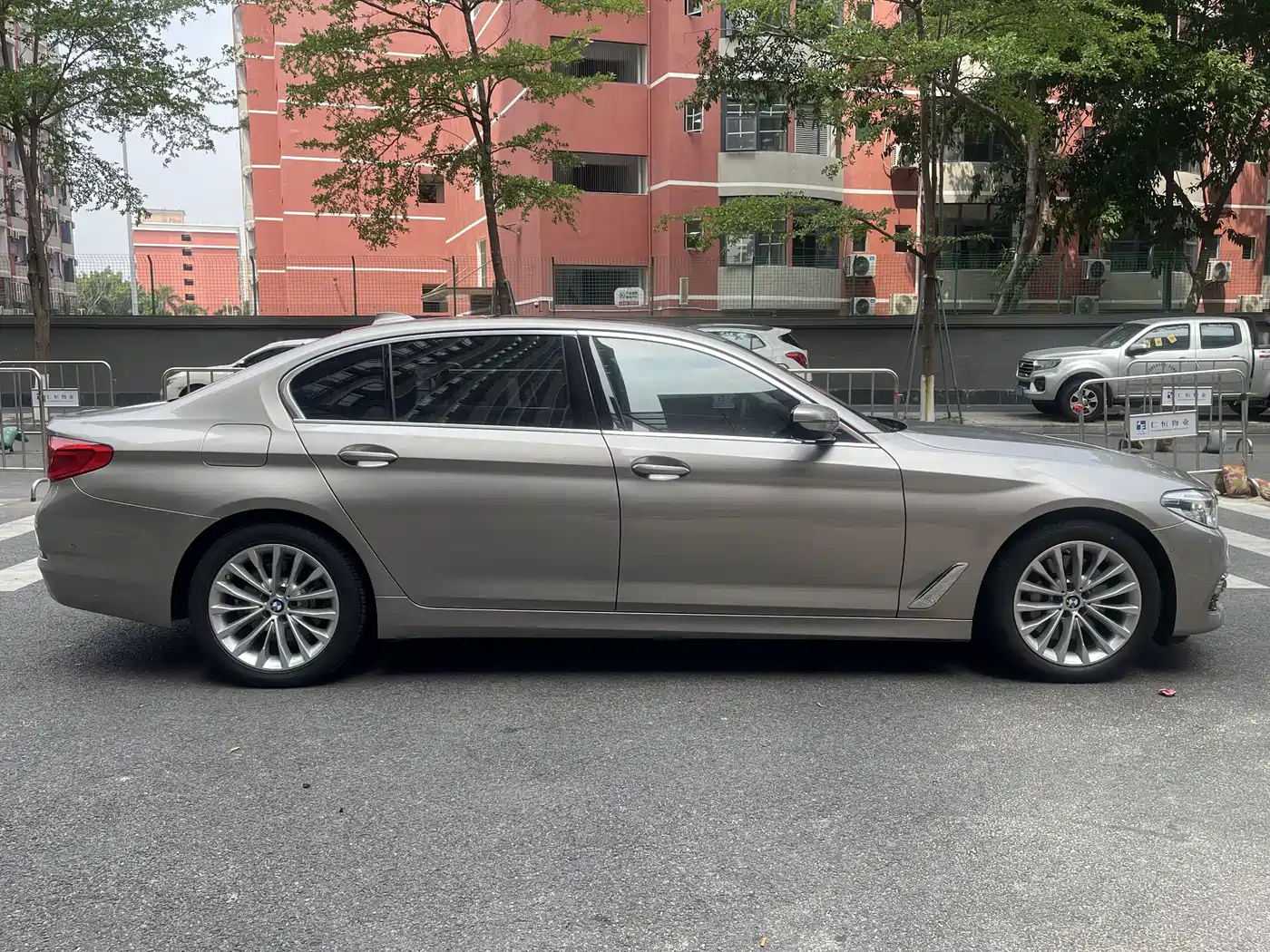 BMW 5 SERIES NEW ENERGY