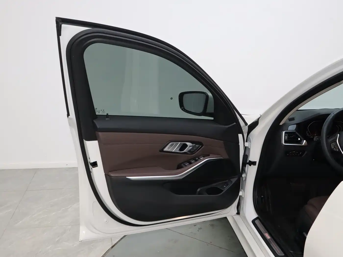 BMW 3 Series 2022 320i Sport Package фото 12