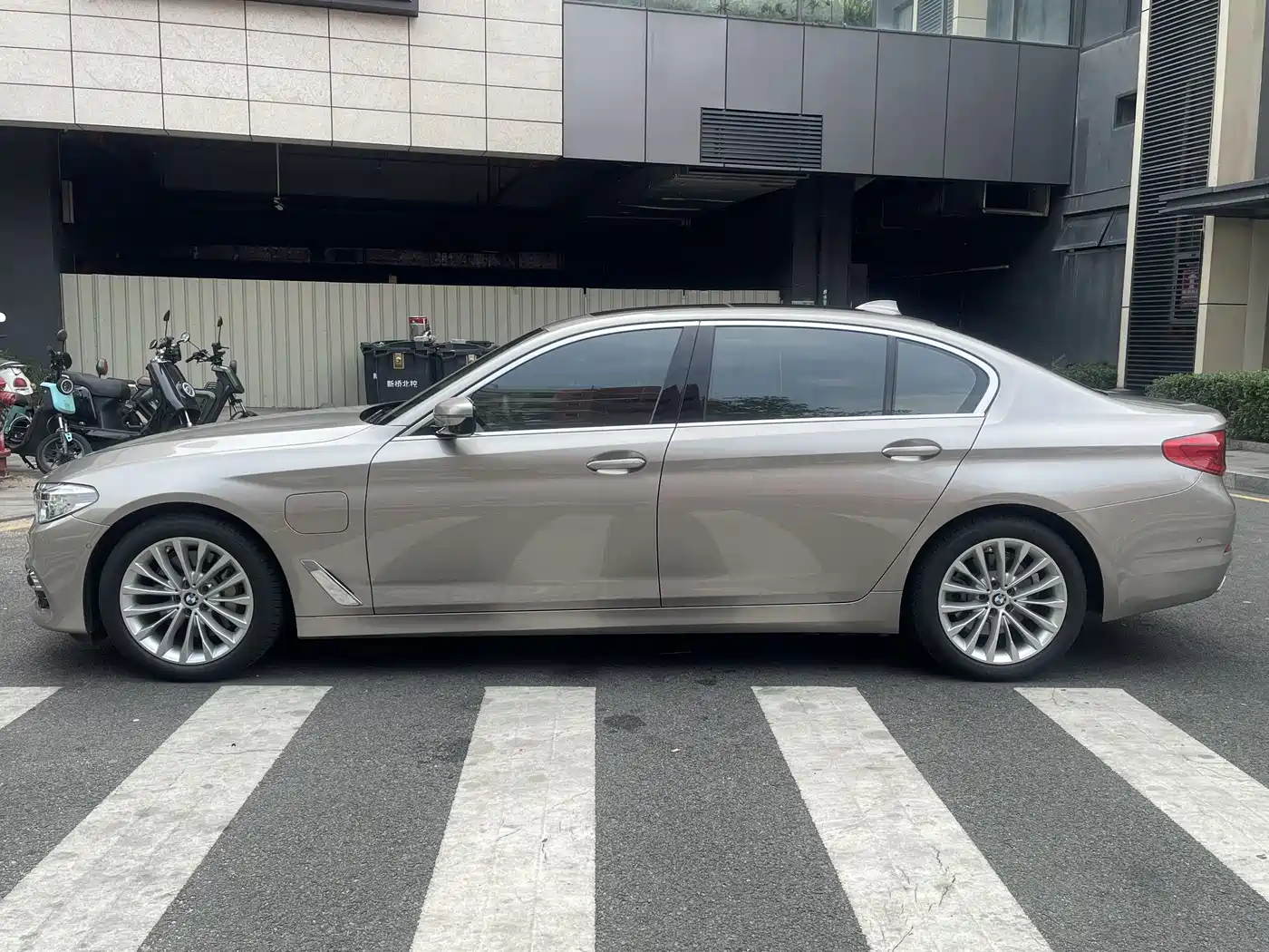 BMW 5 SERIES NEW ENERGY