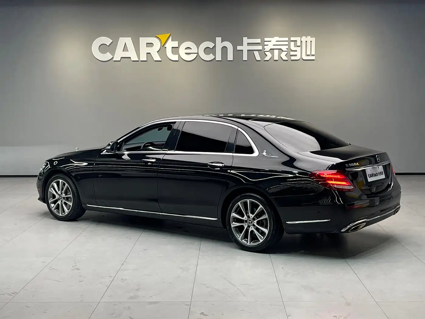Mercedes-Benz E-Class 2017 E 300 L Luxury фото 6