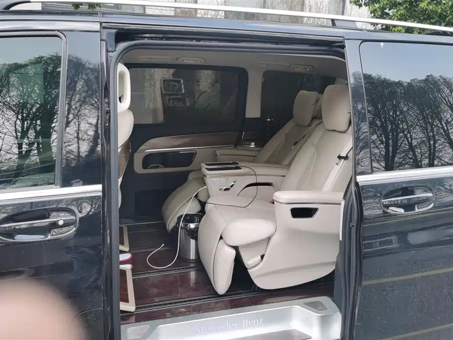 MERCEDES-BENZ V CLASS