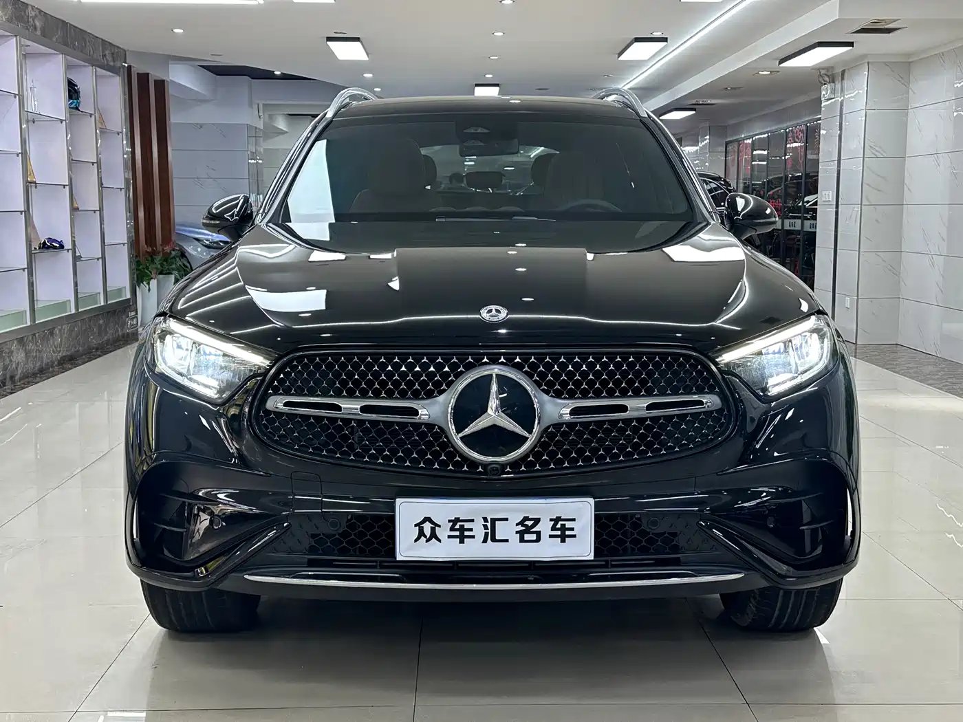 Mercedes-Benz GLC 2023 GLC 260 L 4MATIC Luxury 7-Seater фото 2