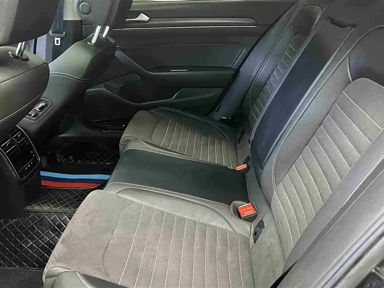 Volkswagen Magotan 2020 330TSI DSG Luxury фото 6