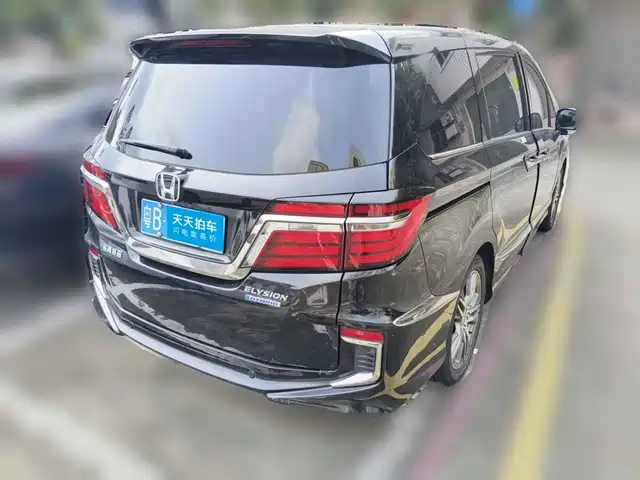 Honda Elysion 2019 2.0L Hybrid Luxury Edition — фото 2