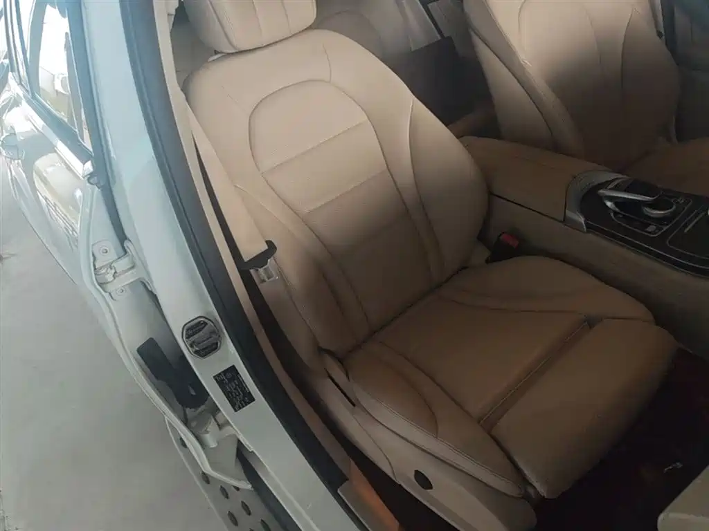 Mercedes-Benz GLC 2017 GLC 300 4MATIC Dynamic фото 25
