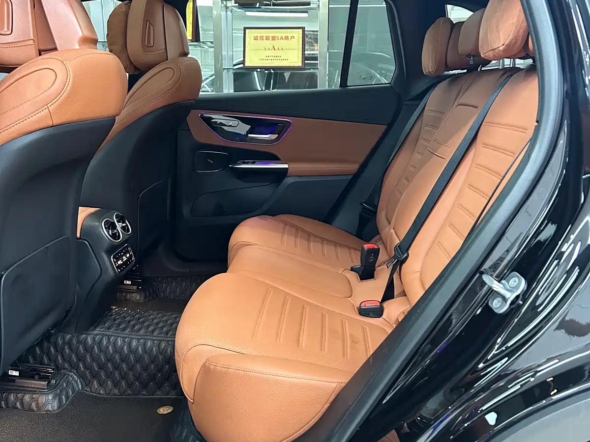 Mercedes-Benz GLC 2024 GLC 260 L 4MATIC Dynamic 5-seater фото 9