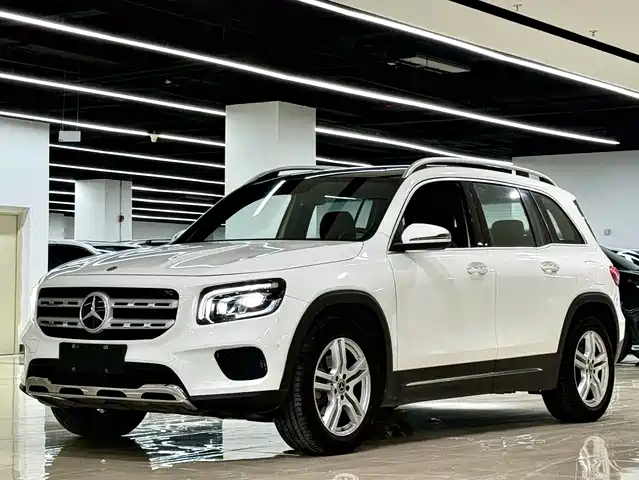 MERCEDES-BENZ GLB