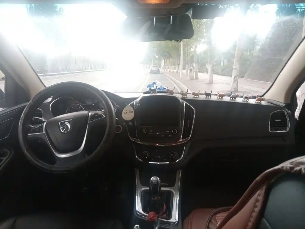 Baojun 560 2015 2015 1.8L Manual Luxury