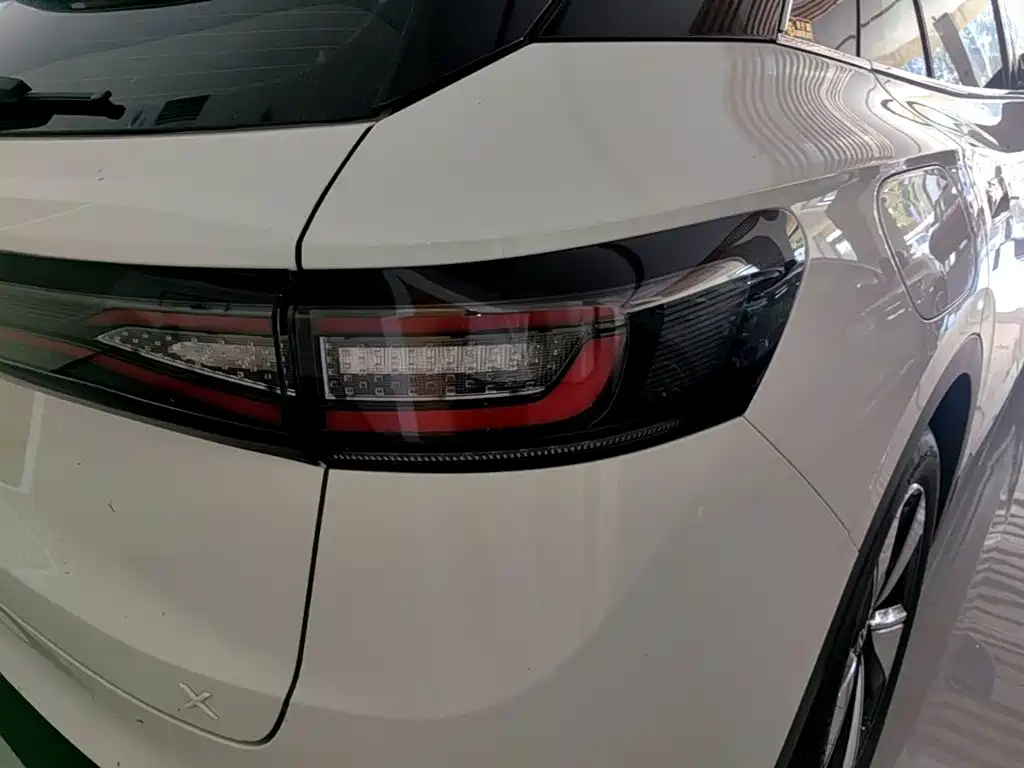 صورة 8 - Volkswagen ID.4 X