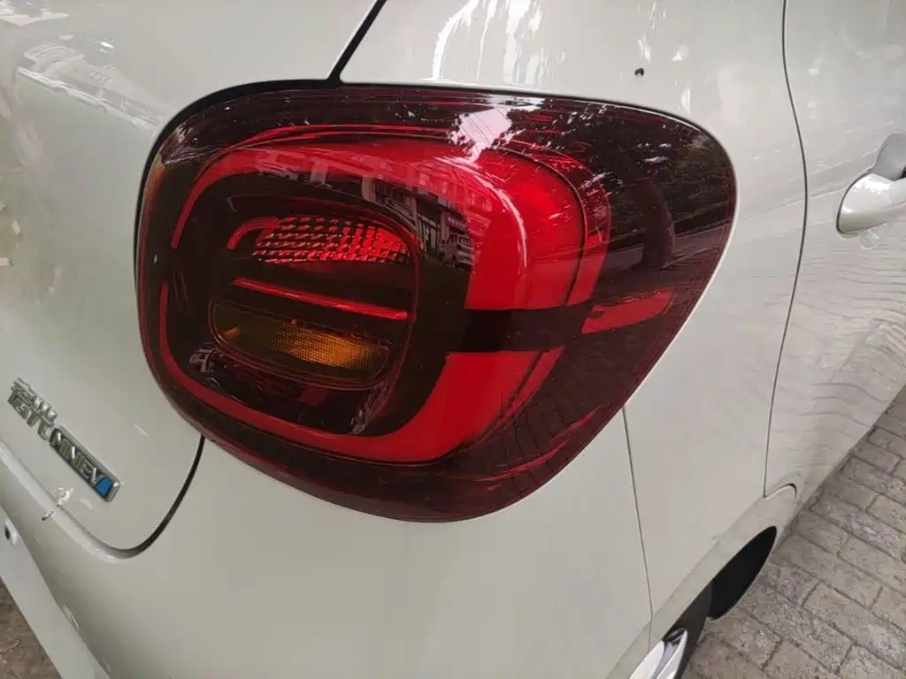 Wuling Motors Hongguang MINIEV 2026 2025 4-Door Advanced