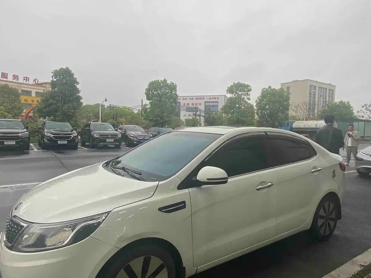Kia K2 2013 2012 Model Sedan 1.6L AT Premium ECO