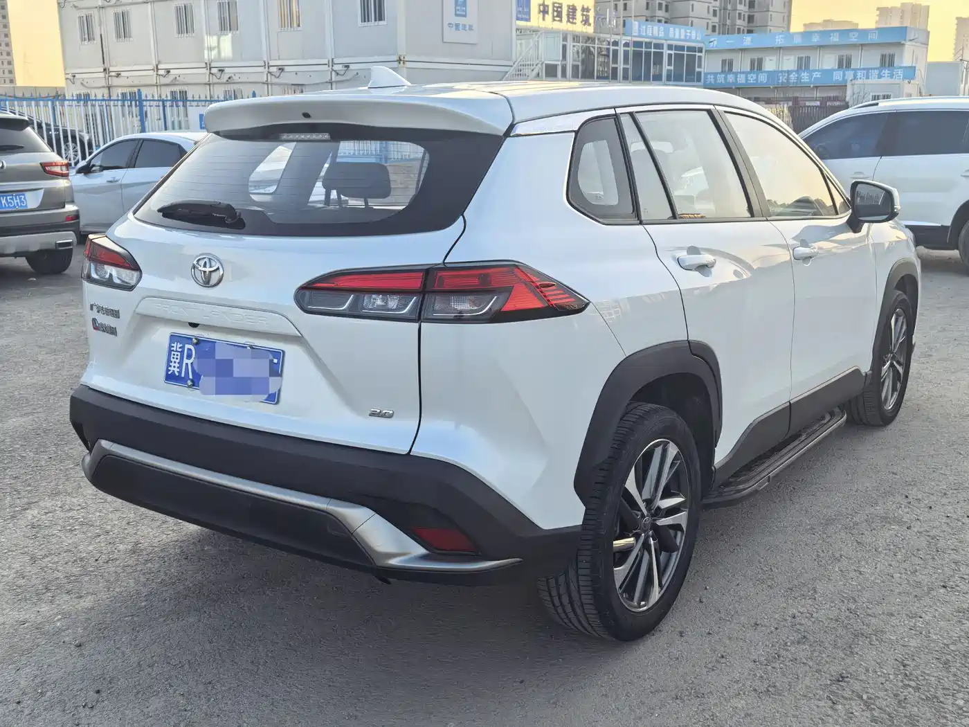 Toyota Frontlander 2022 2.0L CVT Luxury PLUS Edition фото 6