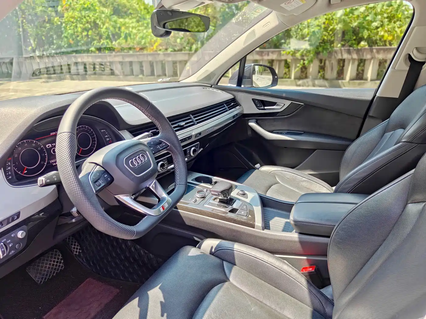Фото 4 - Audi Q7
