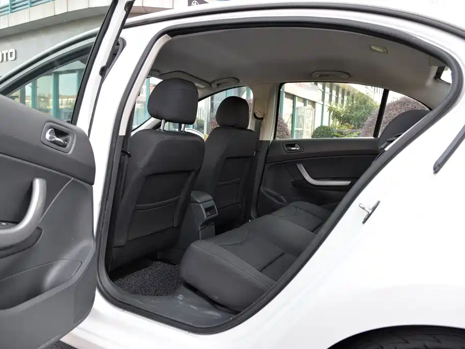 صورة 5 - Peugeot 408
