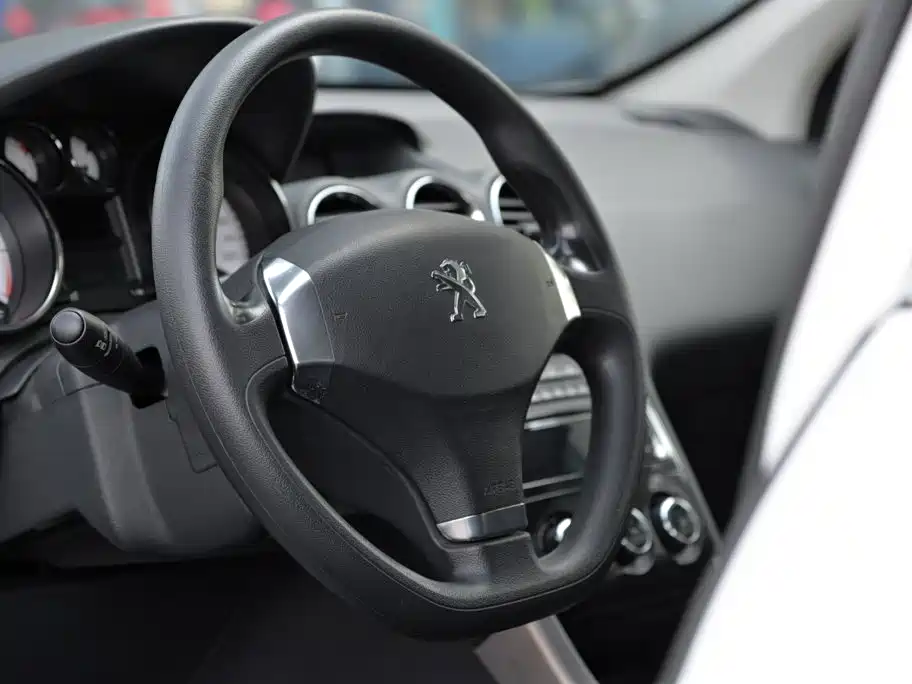 صورة 6 - Peugeot 408