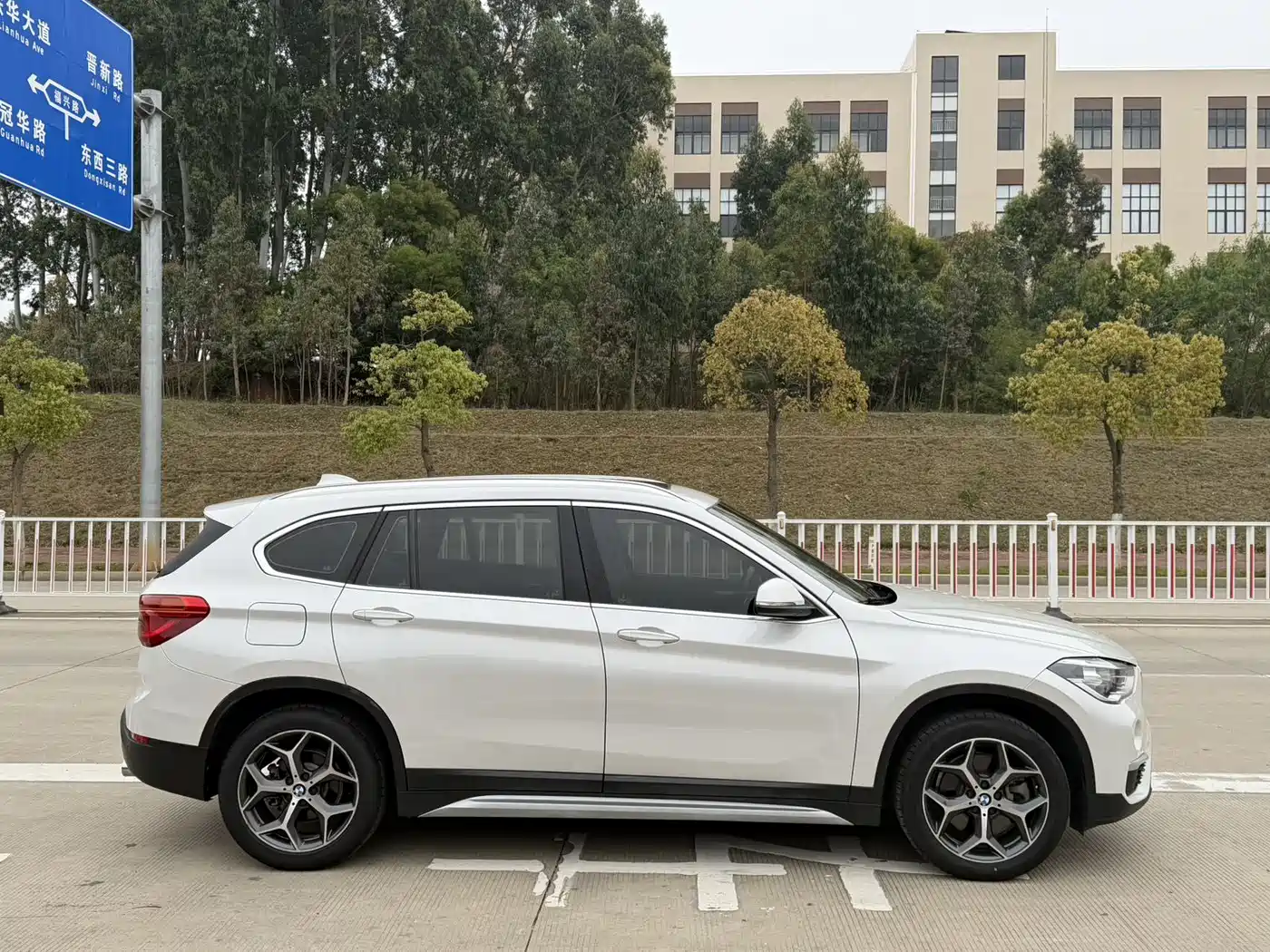 BMW X1 2019 xDrive20Li Premium Model фото 4