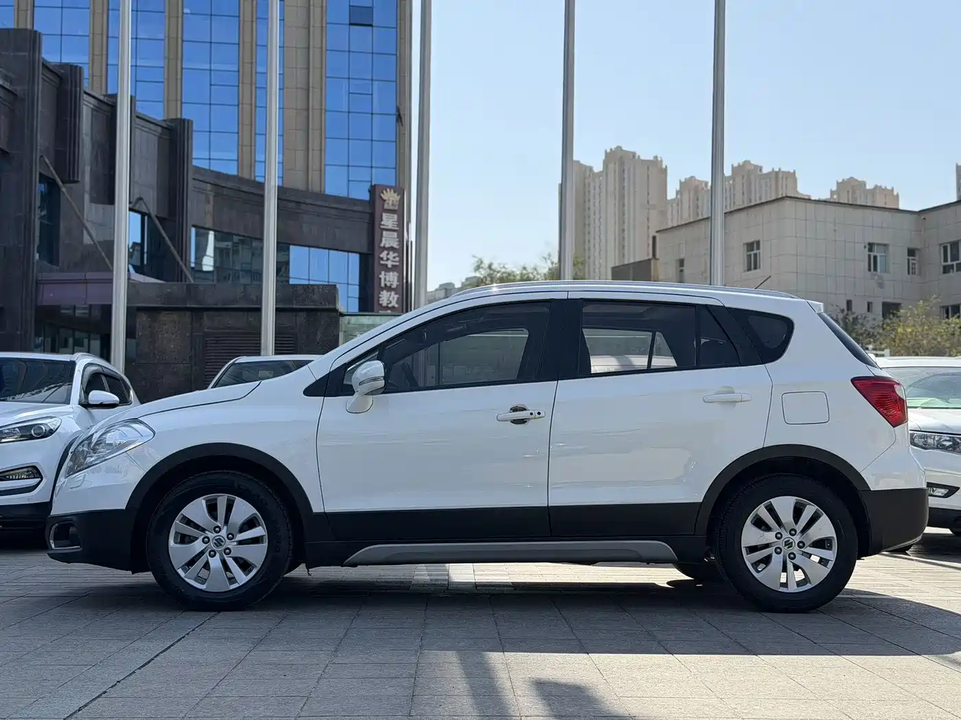 Suzuki SX4 S-Cross 2014 2014 1.6L CVT 2WD Elite