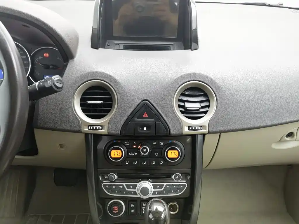Renault Koleos (Import) 2013 2013 2.5L 4WD Comfort Edition