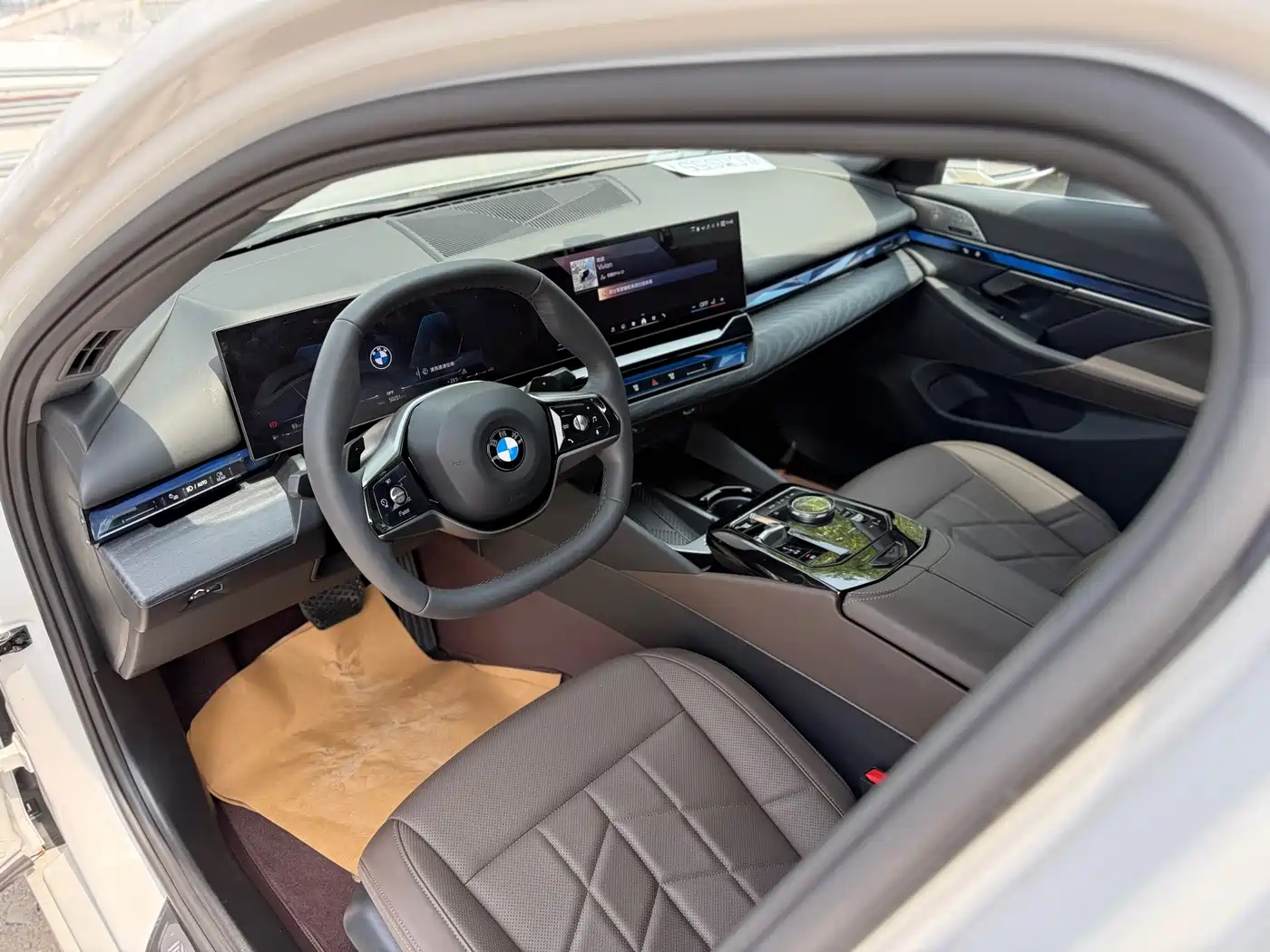 BMW 5 Series 2024 530Li Leading Model Luxury Package фото 7
