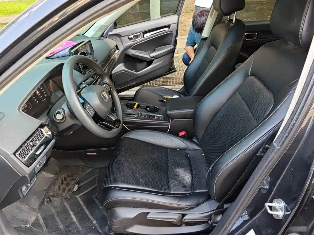 Фото 8 - Honda Civic