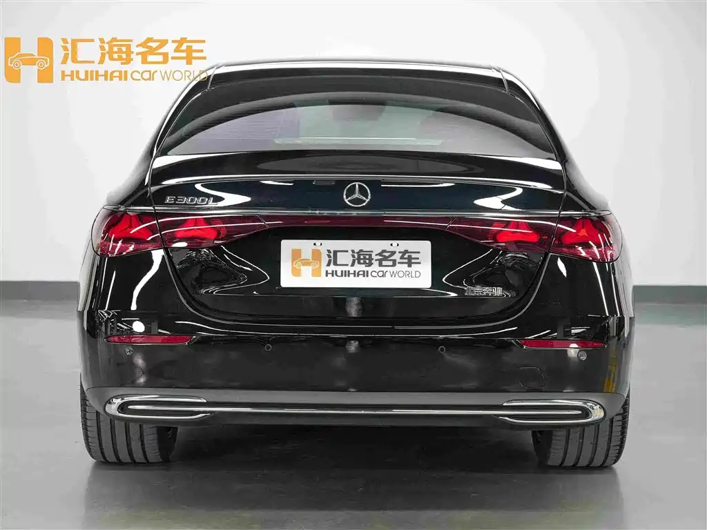 صورة 5 - Mercedes-Benz E-Class