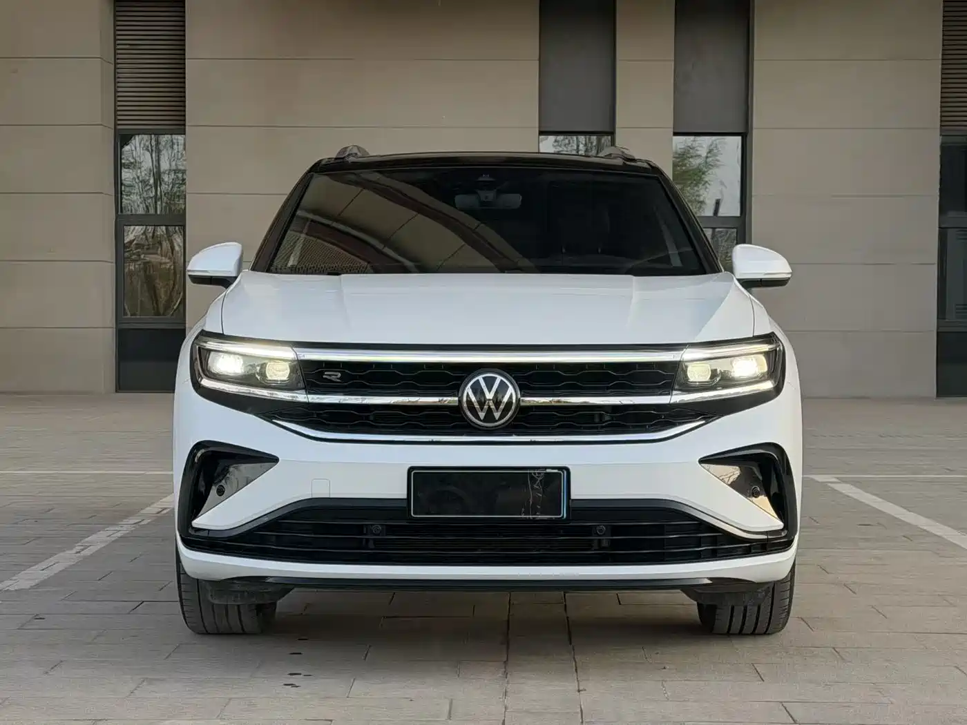 Volkswagen Talagon 2022 380TSI 4WD R-Line Explorer Edition 6-seater фото 2