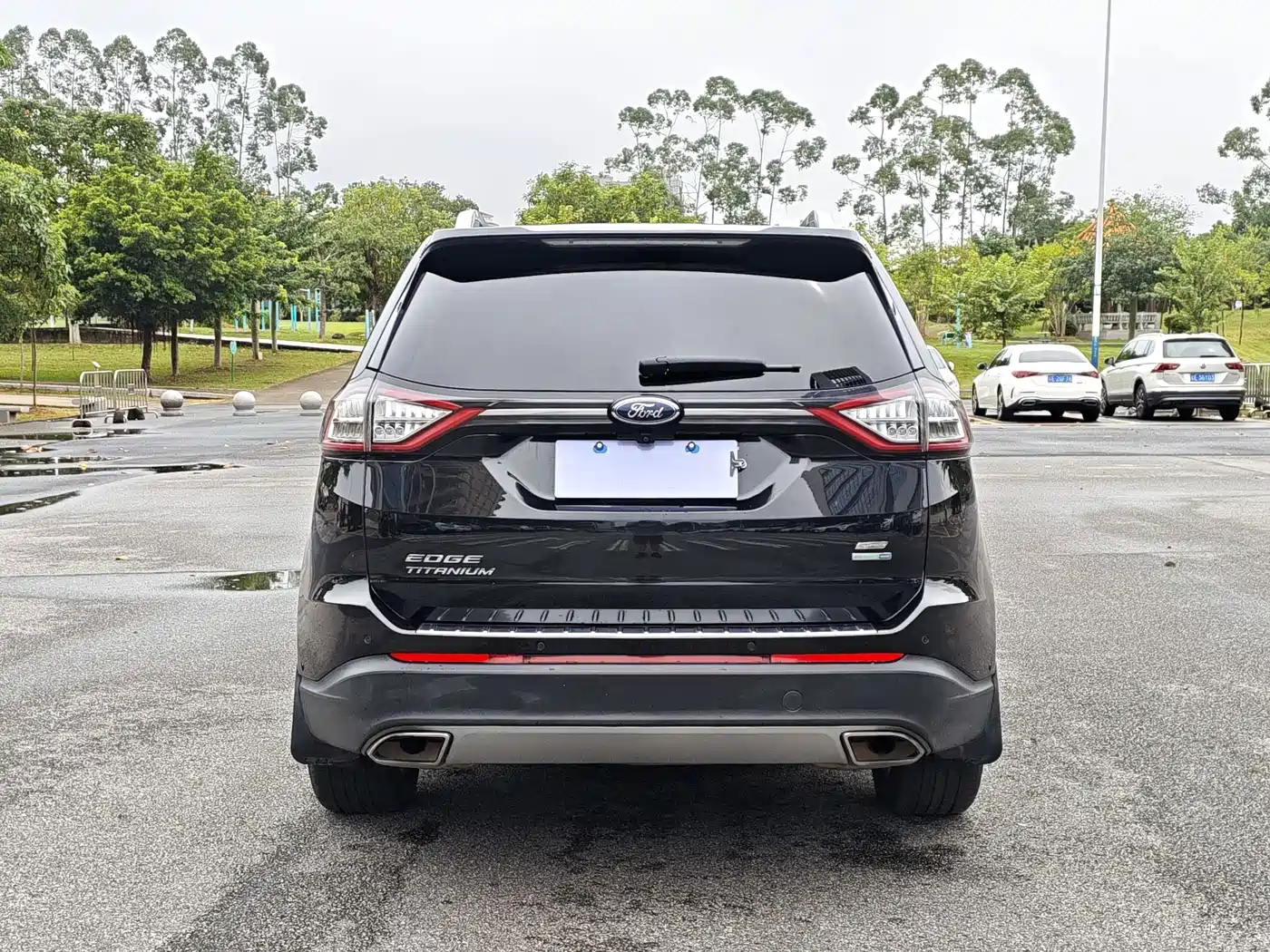 Фото 18 - Ford Edge