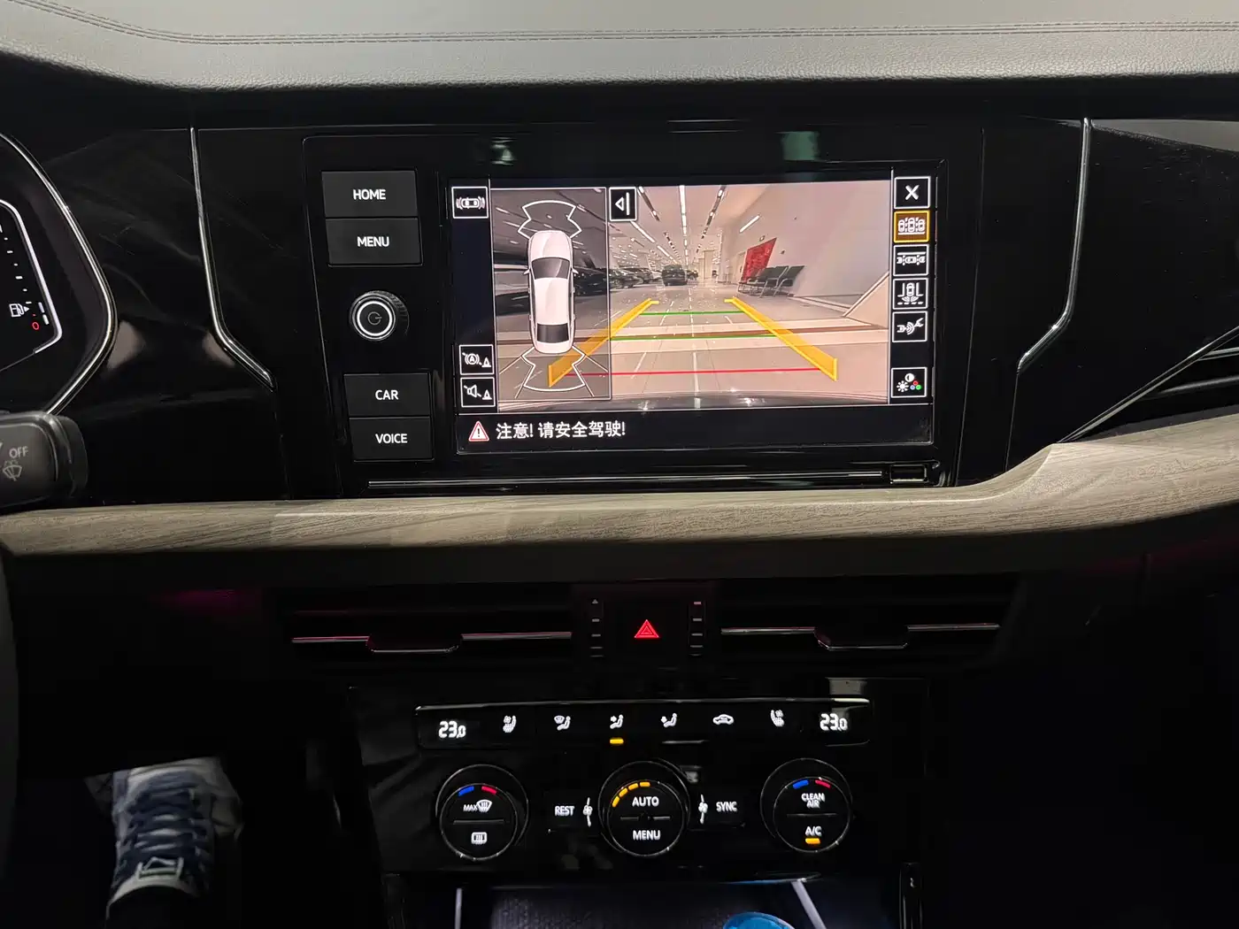 Volkswagen Passat 2020 330TSI Luxury Edition China VI фото 26