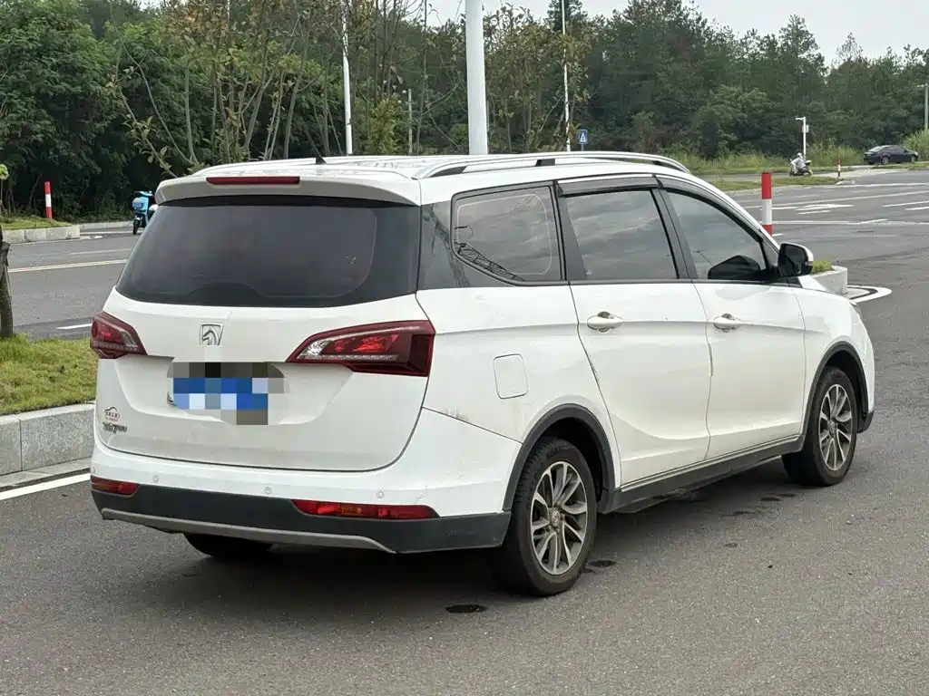 Baojun 730 2020 2019 1.5L Manual Fashion Version 7-Seater China V
