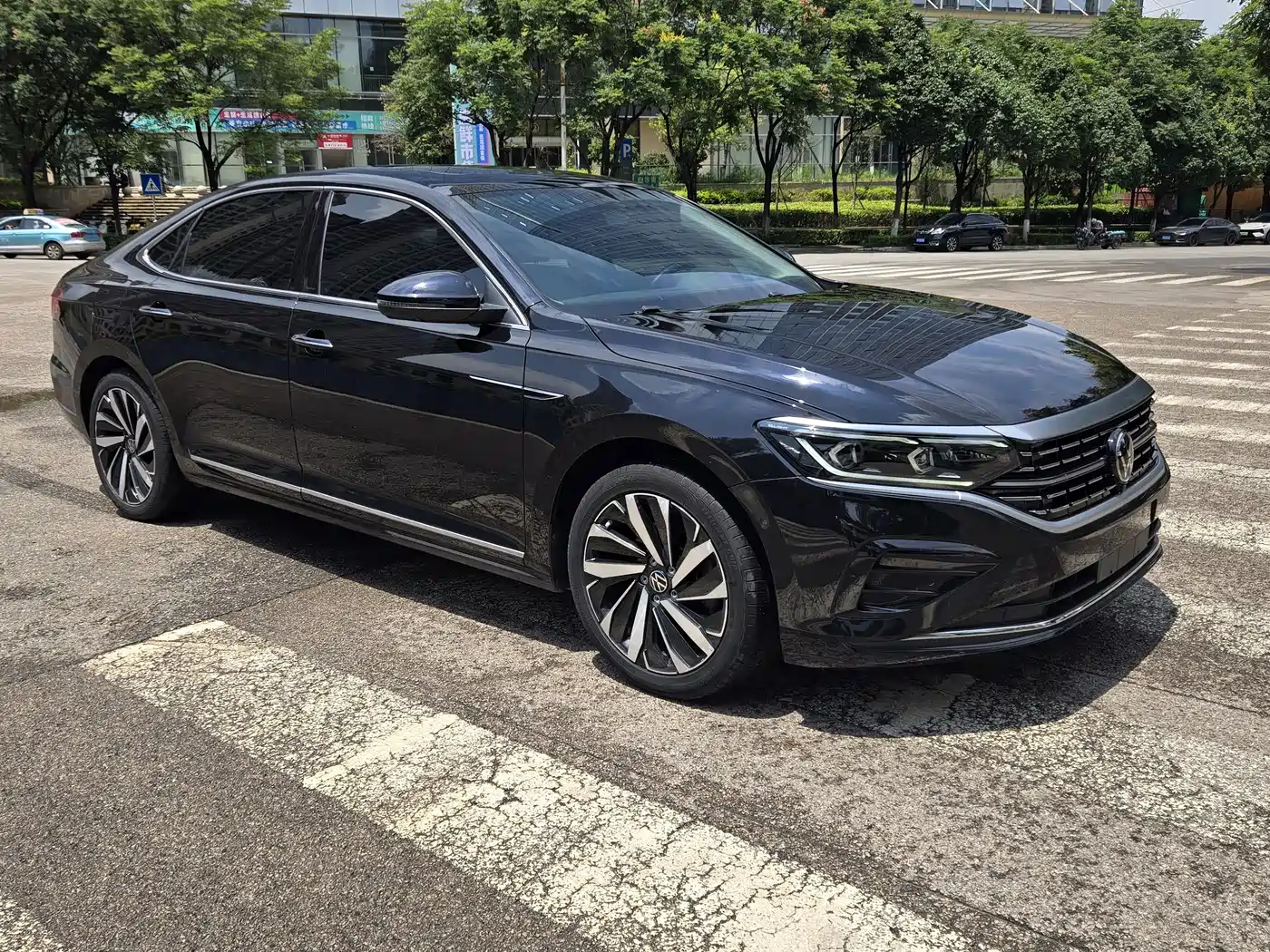Фото 2 - Volkswagen Passat