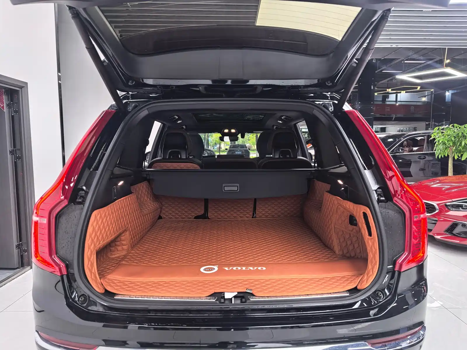 Фото 14 - Volvo XC90