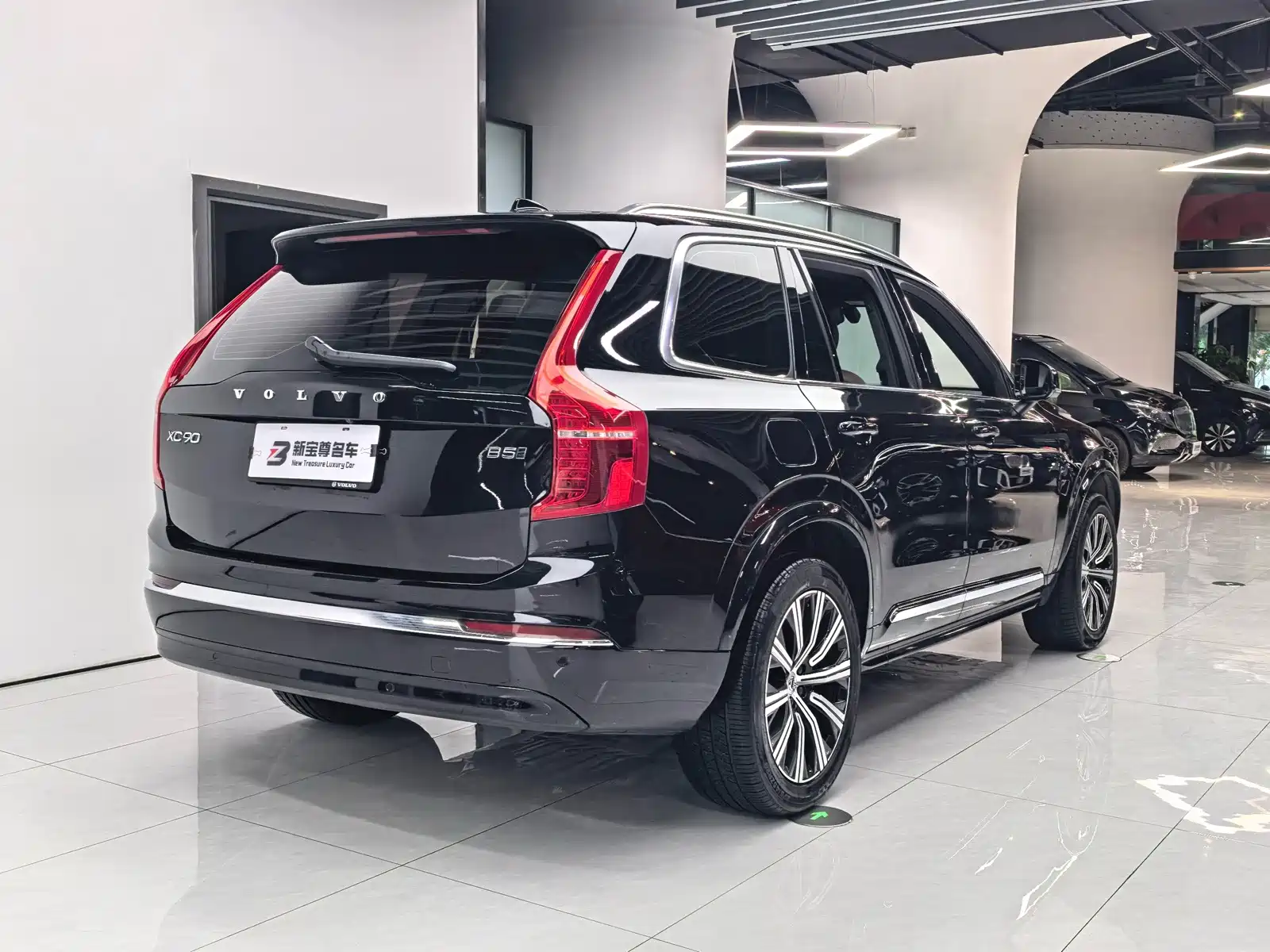 Фото 15 - Volvo XC90