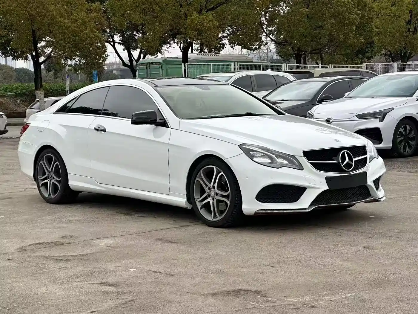Mercedes-Benz E-Class (Import) 2014 E 200 Coupe фото 3