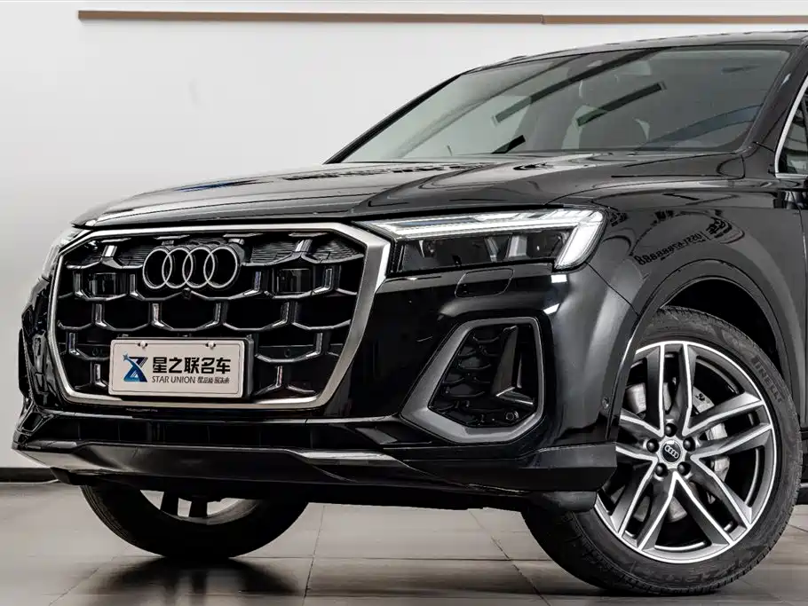 Audi Q7 2024 45 TFSI quattro S line Sport фото 2
