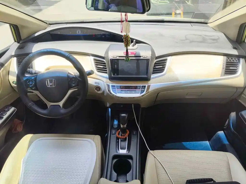 Honda Jade 2014 2013 1.8L CVT Luxury 6-seater