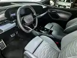 Photo 10 - Audi Q6L e-tron